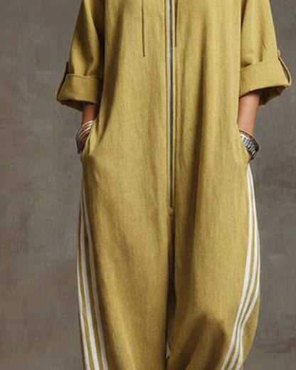 Sophie | Jumpsuit mit Stehkragen, Reißverschluss und Seitenstreifen