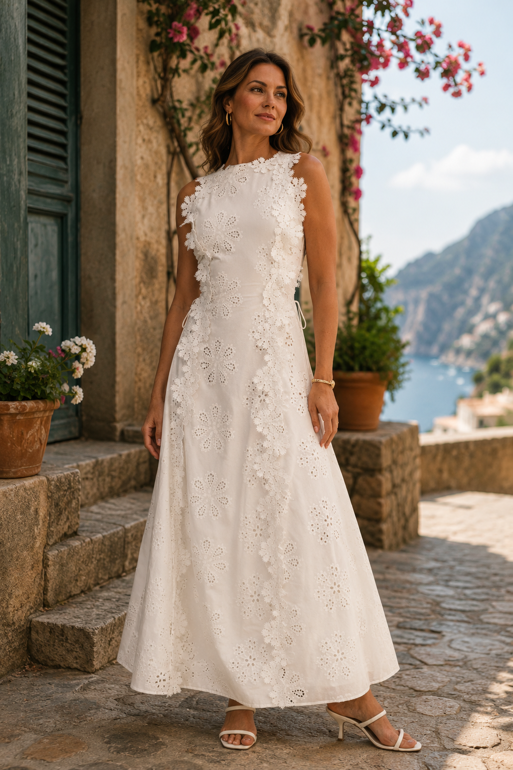 Della | Elegantes Maxikleid mit Stickerei