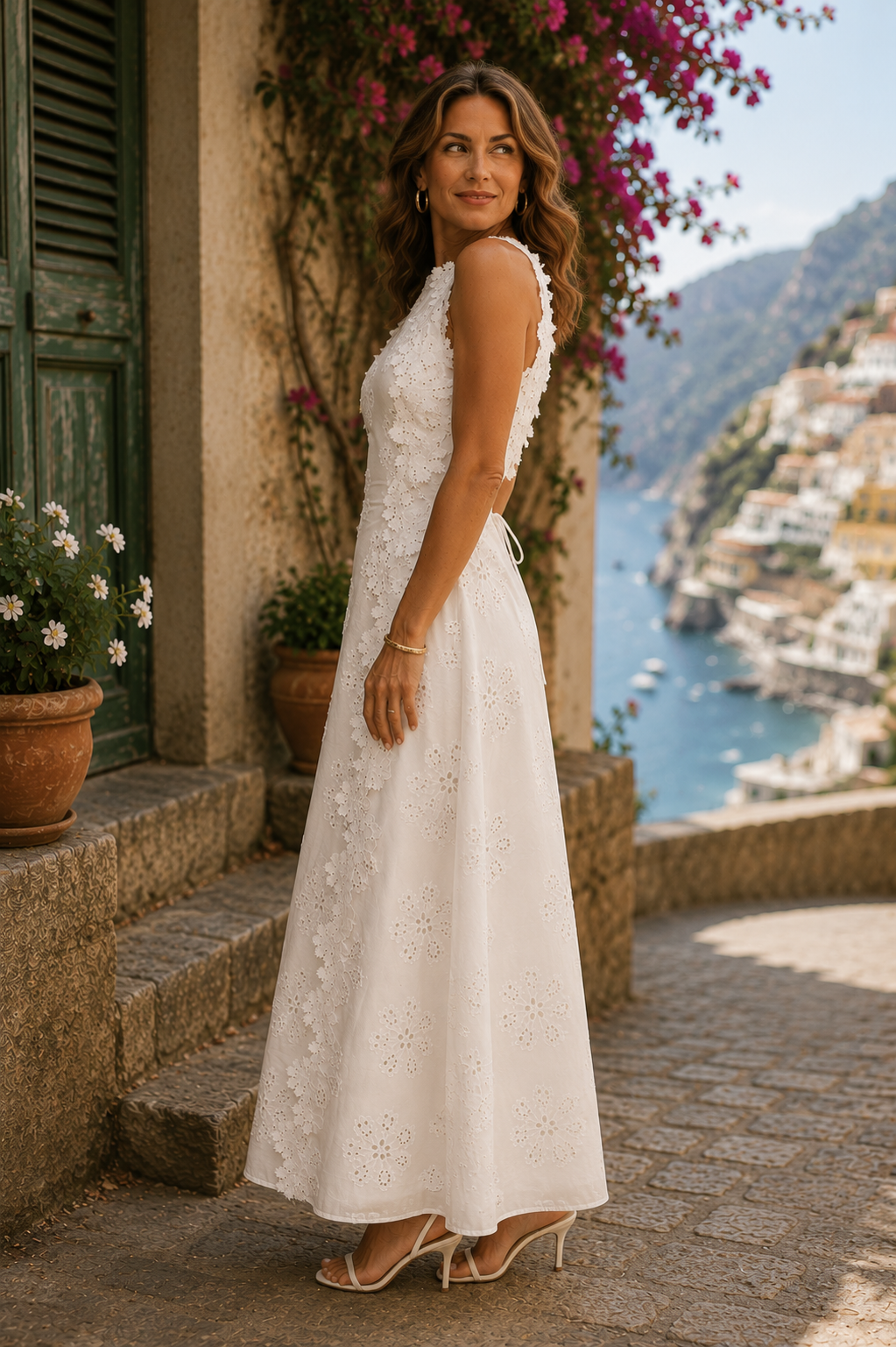 Della | Elegantes Maxikleid mit Stickerei