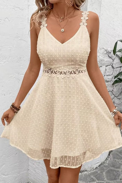 Sophia | Sommerliches Minikleid Mit Raffinierten Spitzendetails