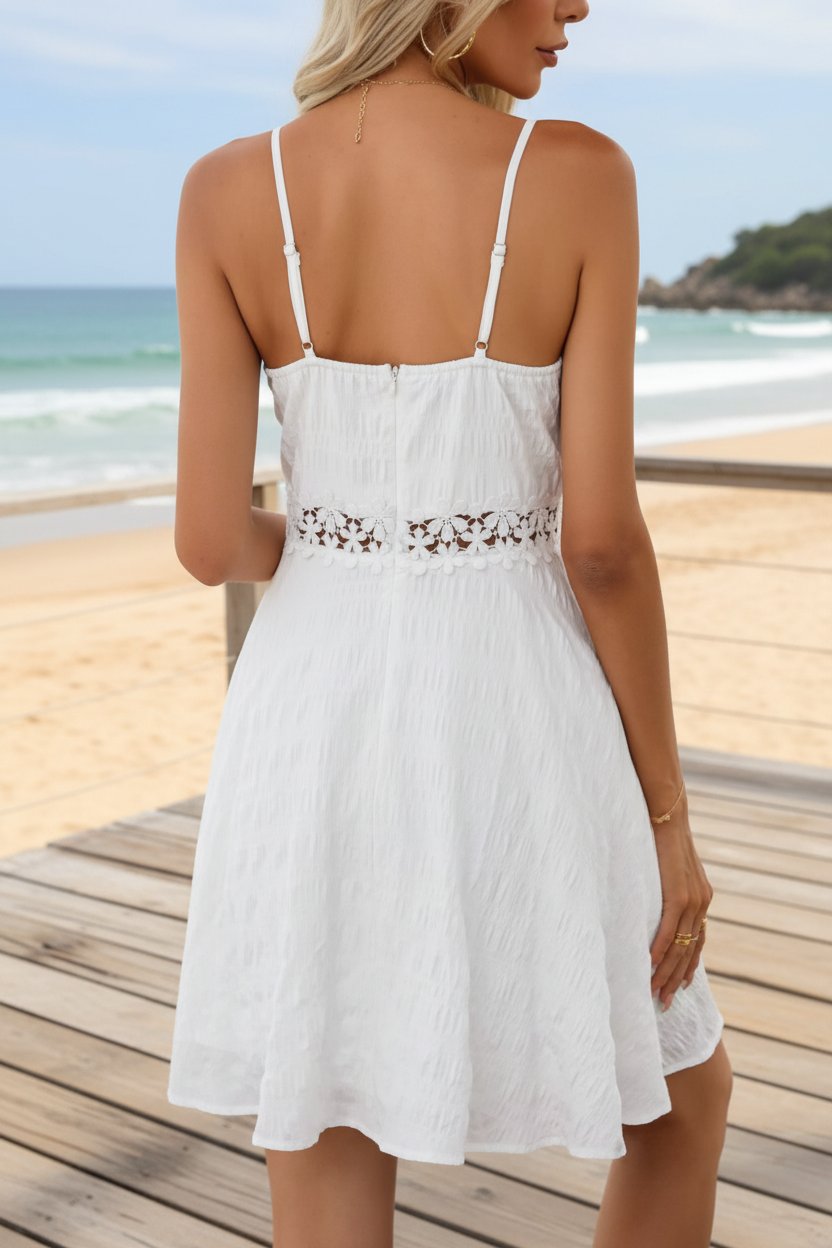 Sophia | Sommerliches Minikleid Mit Raffinierten Spitzendetails