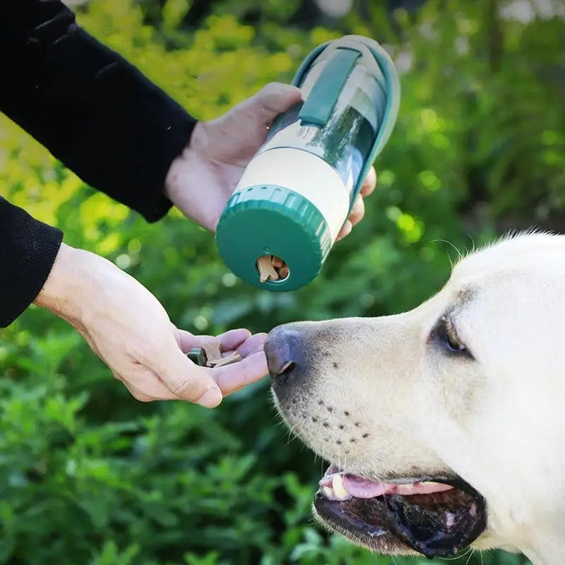 Paw Room™ Premium Trink- & Snackflasche für Hunde