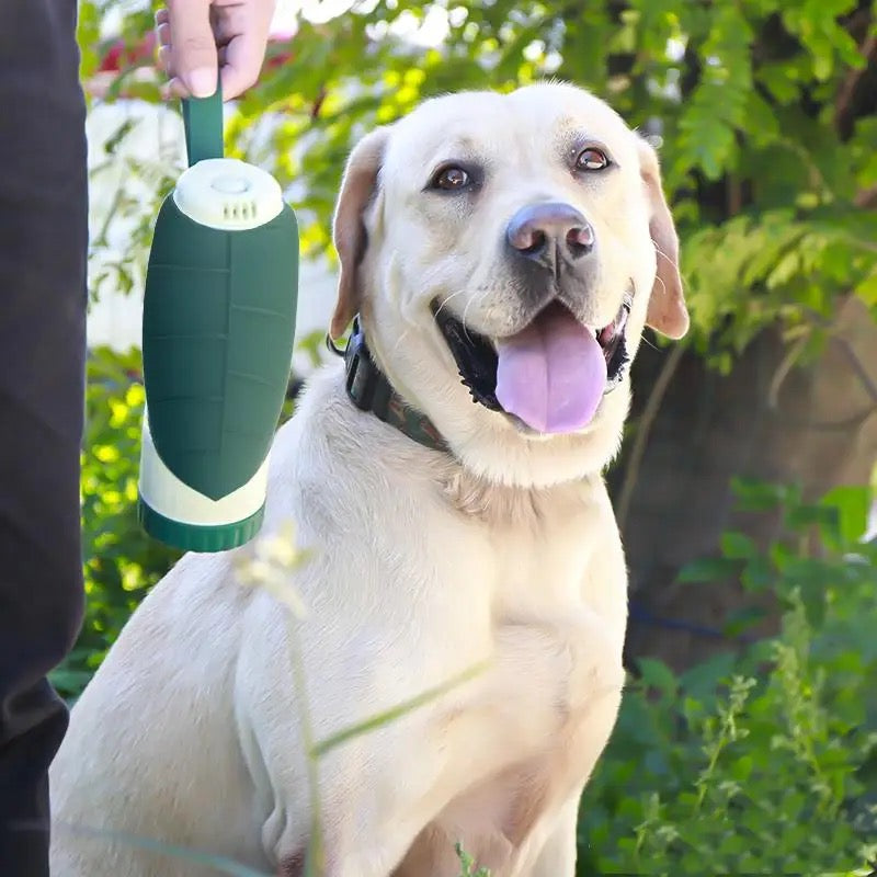 Paw Room™ Premium Trink- & Snackflasche für Hunde