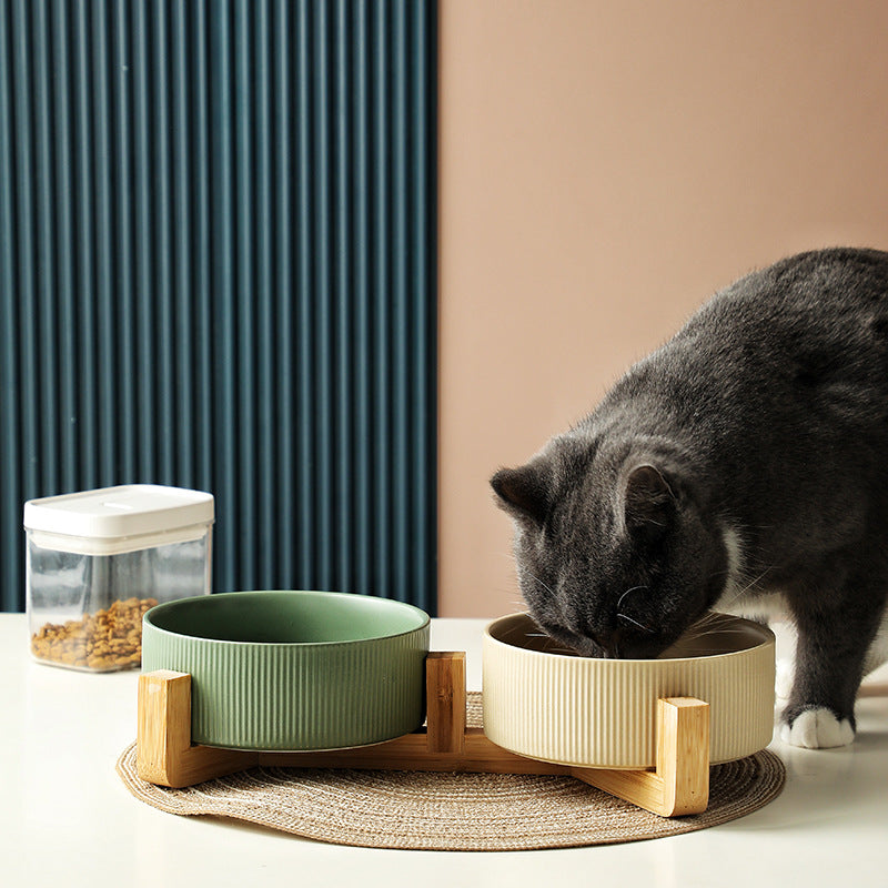 Paw Room™ Futternapf-Set auf Holzbasis