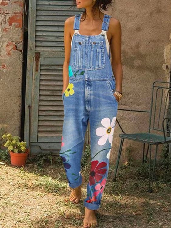 Petra | Kreative Denim-Latzhose mit floralen Vintage-Stickereien