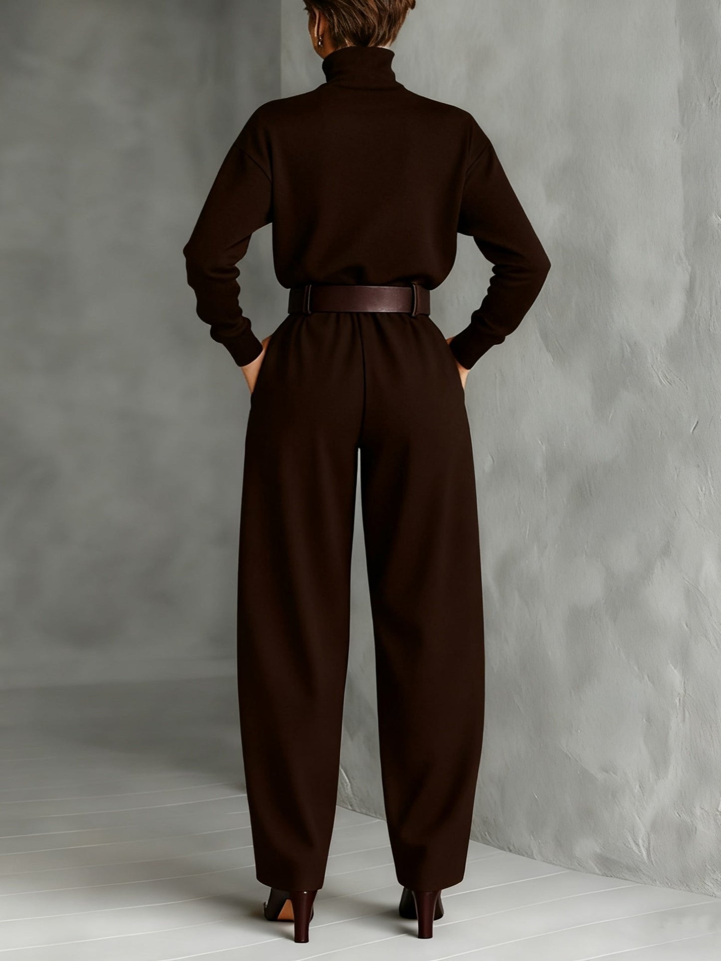 Sarah | Rollkragen-Zweiteiler mit Straight-Leg-Hose und Taillengürtel